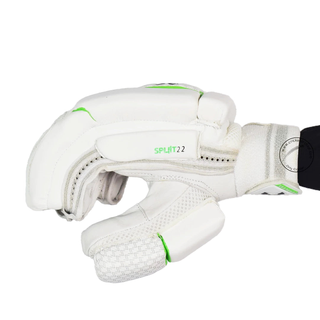 DSC Split 22 Cricket Batting Gloves Youth Size