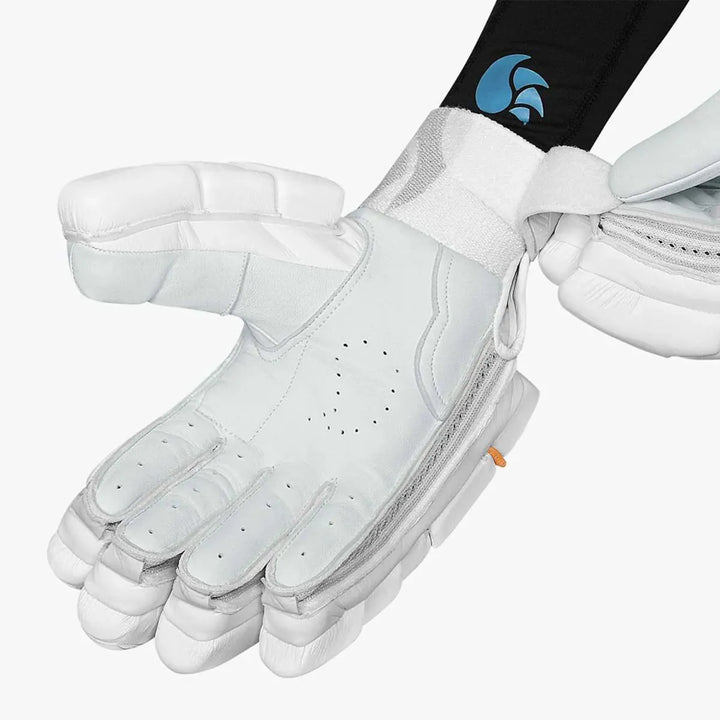 Dsc Bull 31 Autograph Cricket Batting Gloves @ Right Front View