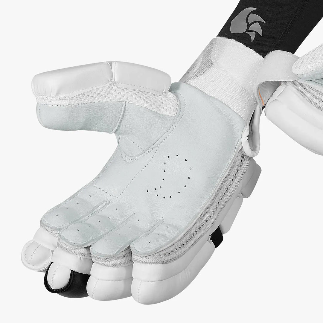Dsc Krunch 7.0 Cricket Batting Gloves @  Right Front View