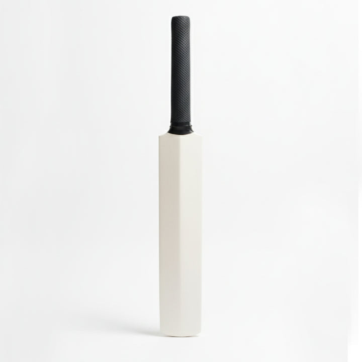 Gortonshire Mini Cricket Bat 12 Inch@front view1