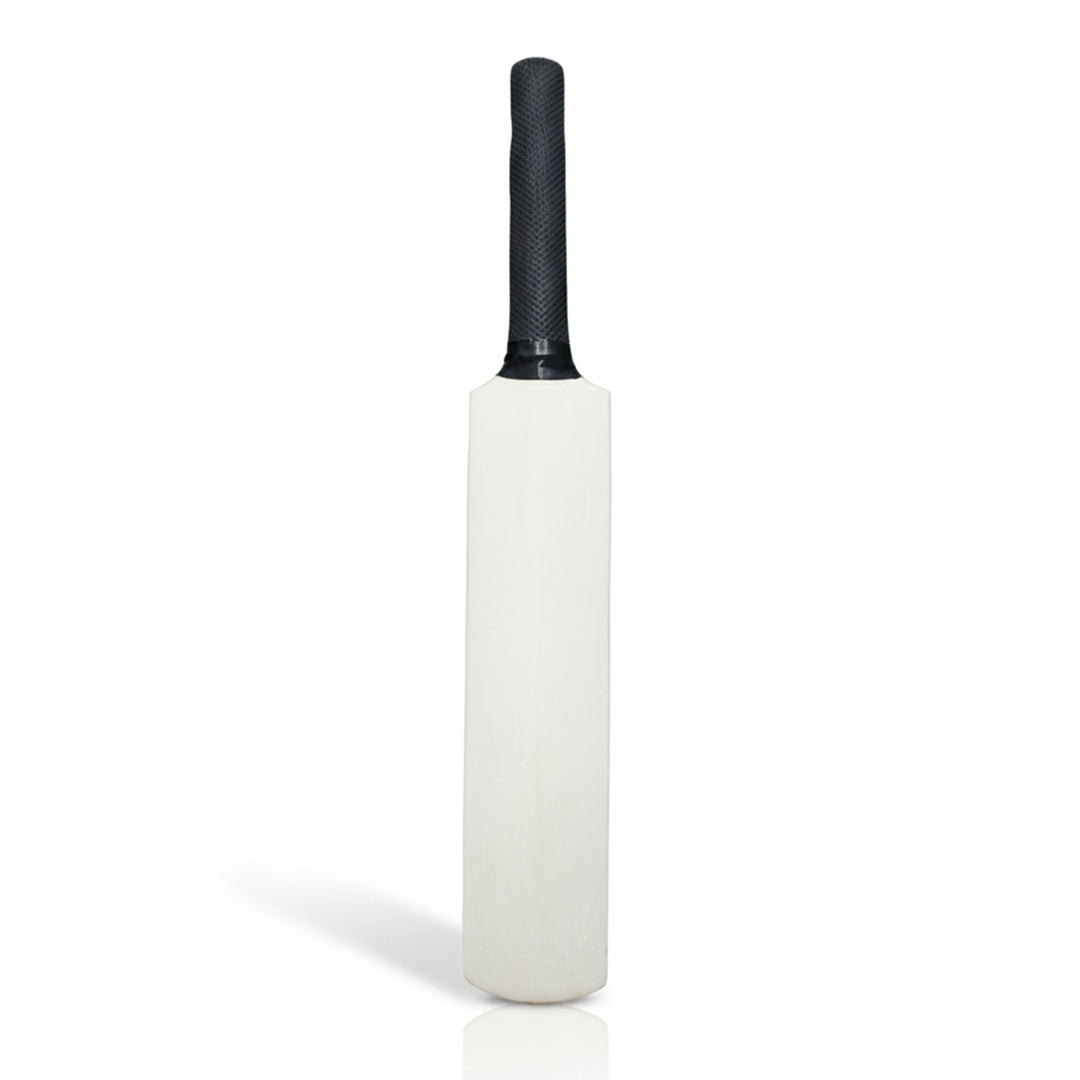 Gortonshire Mini Cricket Bat 15 Inch@front view