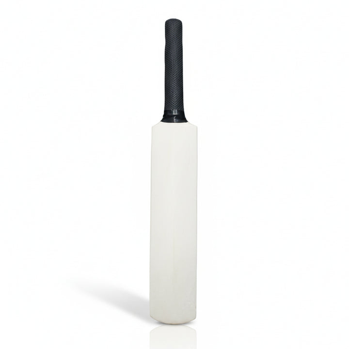 Gortonshire Mini Cricket Bat 15 Inch@front view