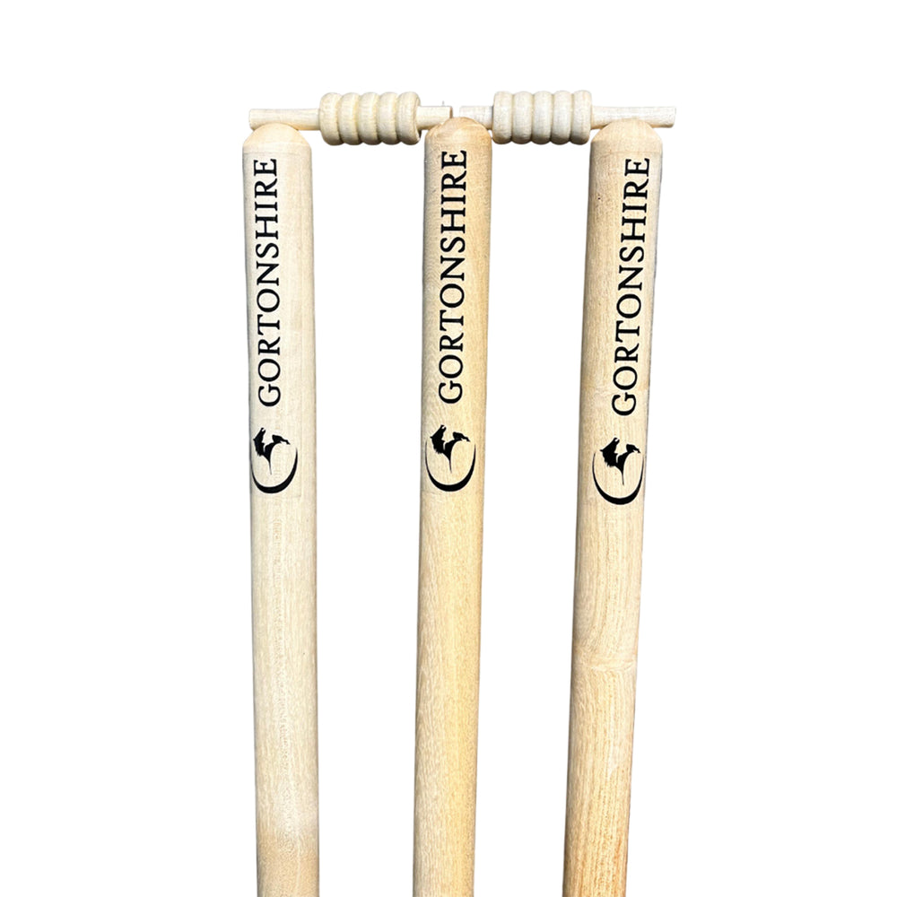 Gortonshire Spring Wooden Cricket Stumps Full Size@FRONT VIEW1
