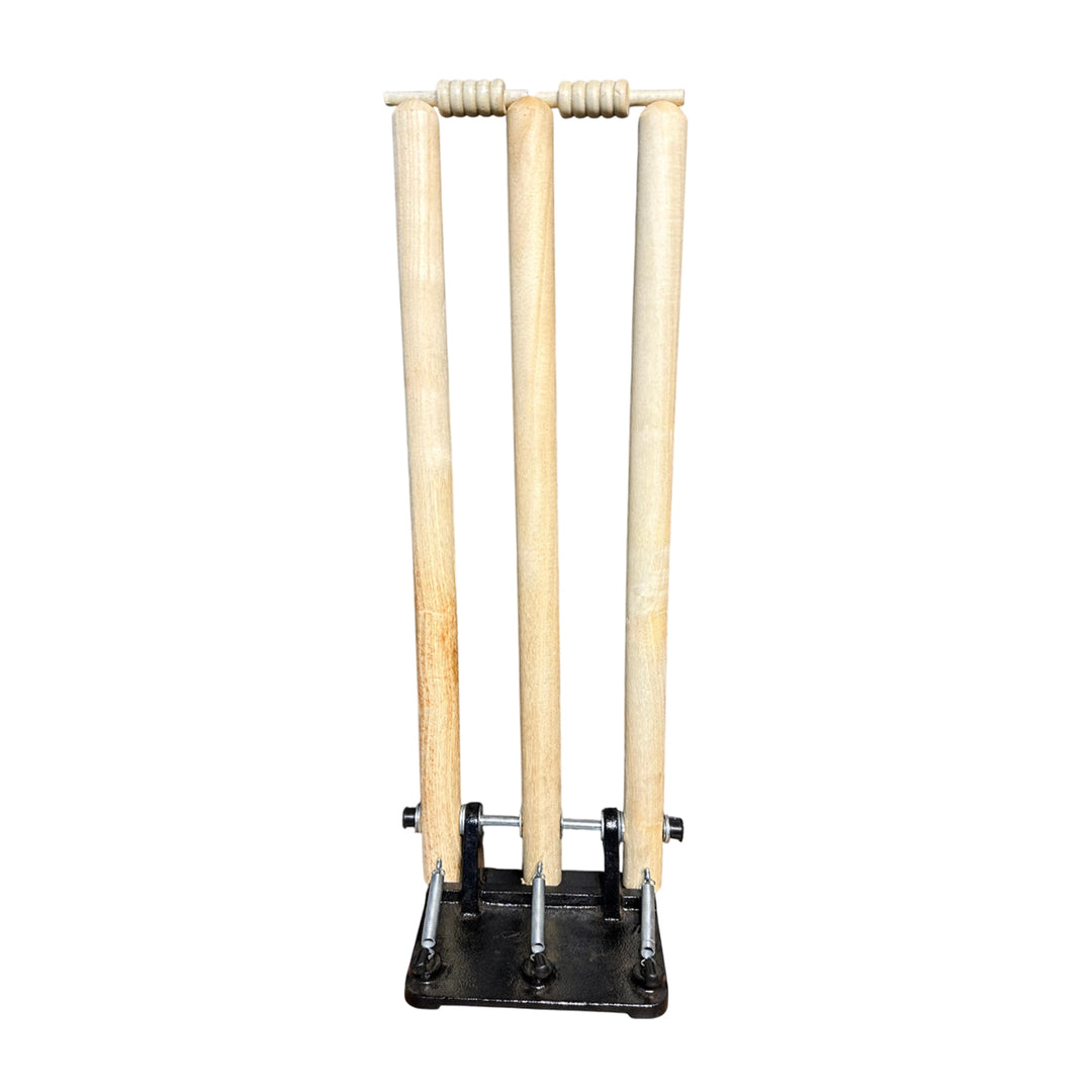 Gortonshire Spring Wooden Cricket Stumps Full Size@FRONT VIEW2