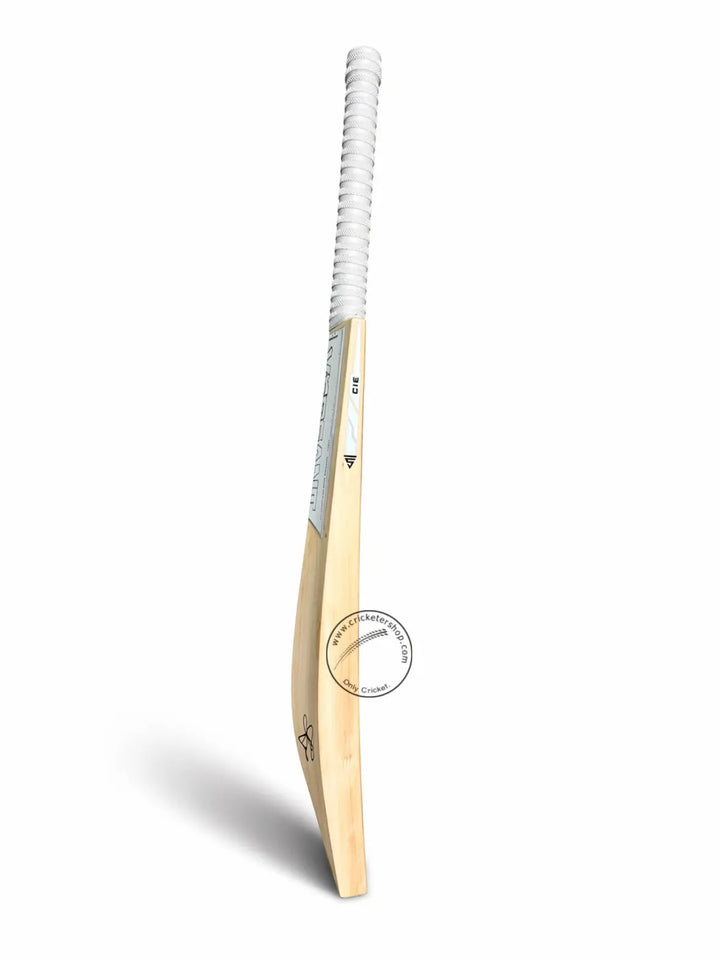 Versant Lit Players Edition English Willow Cricket Bat Size SH@front view3
