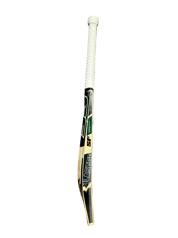 SF Blaster 4000 English Willow Cricket Bat Size SH@front view2