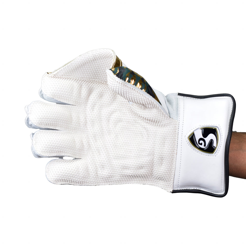 SG Savage Wicket Keeping Gloves@Front view