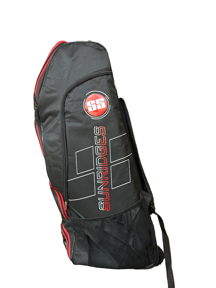 SS Ultimate Cricket Kit Bag Black With Wheels@front view1