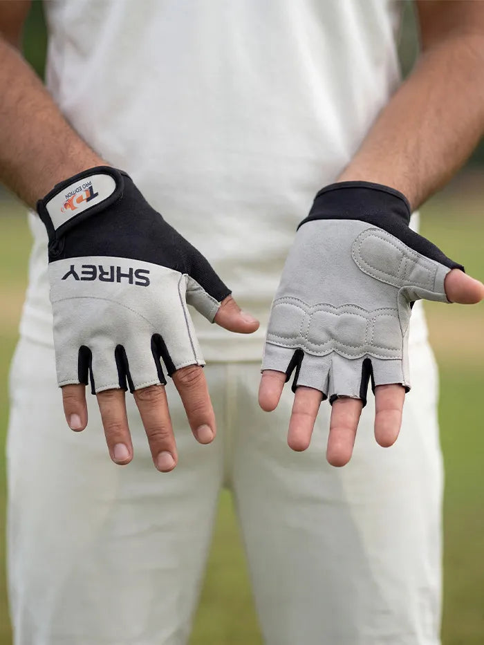 Shrey Pro Edition Cricket Fielding Gloves Pumice Size @ Front View 3